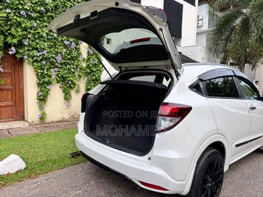 Honda Vezel 2014 SUV (Used)
