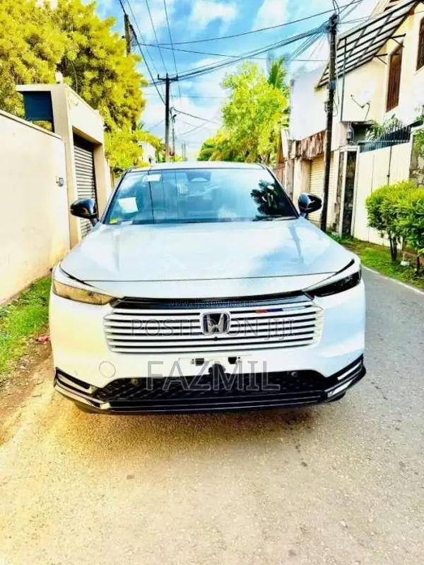 Honda Vezel Z Play Moon Roof 2026 SUV Brand New