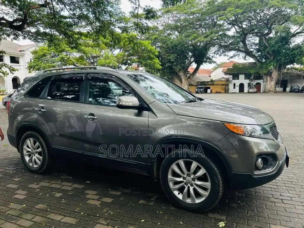 Kia Sorento 2011 SUV (Used)