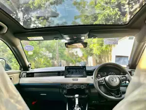 Honda Vezel Z Play Moon Roof 2026 SUV Brand New