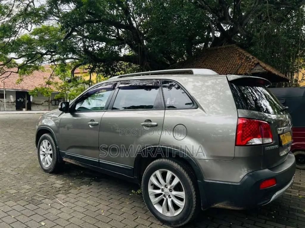 Kia Sorento 2011 SUV (Used)