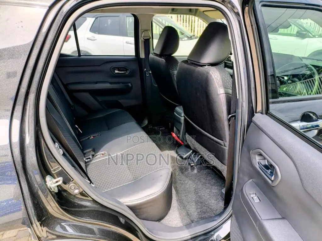 Daihatsu ROCKY G 2024 SUV Unregistered (Recondition)