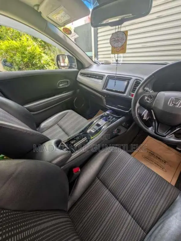 Honda Vezel 2015 SUV (Used)
