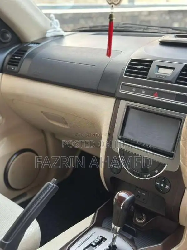 Micro Rexton 2015 SUV (Used)