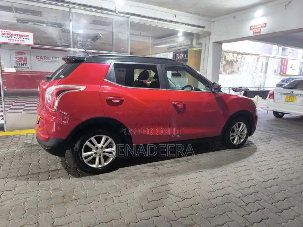 Micro Tivoli 2015 SUV (Used)