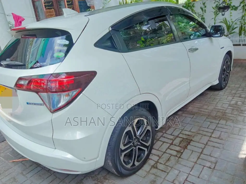 Honda Vezel 2014 SUV (Used)