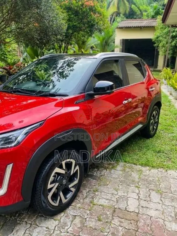 Nissan Magnite 2025 SUV (Used)