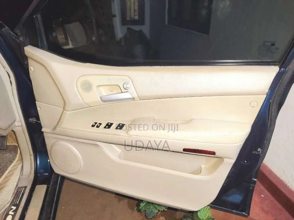 Micro Kyron 2008 SUV (Used)