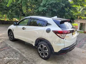 Honda Vezel 2014 SUV (Used)