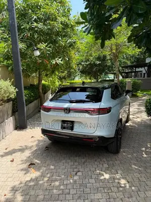 Honda Vezel Z Play MOONROOF 2026 SUV Brand New