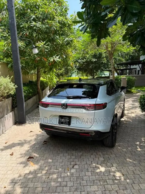 Honda Vezel Z Play MOONROOF 2026 SUV Brand New