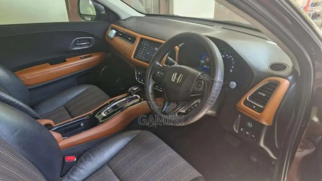 Honda Vezel 2014 SUV (Used)