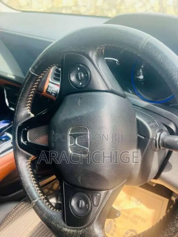 Honda Vezel 2015 SUV (Used)