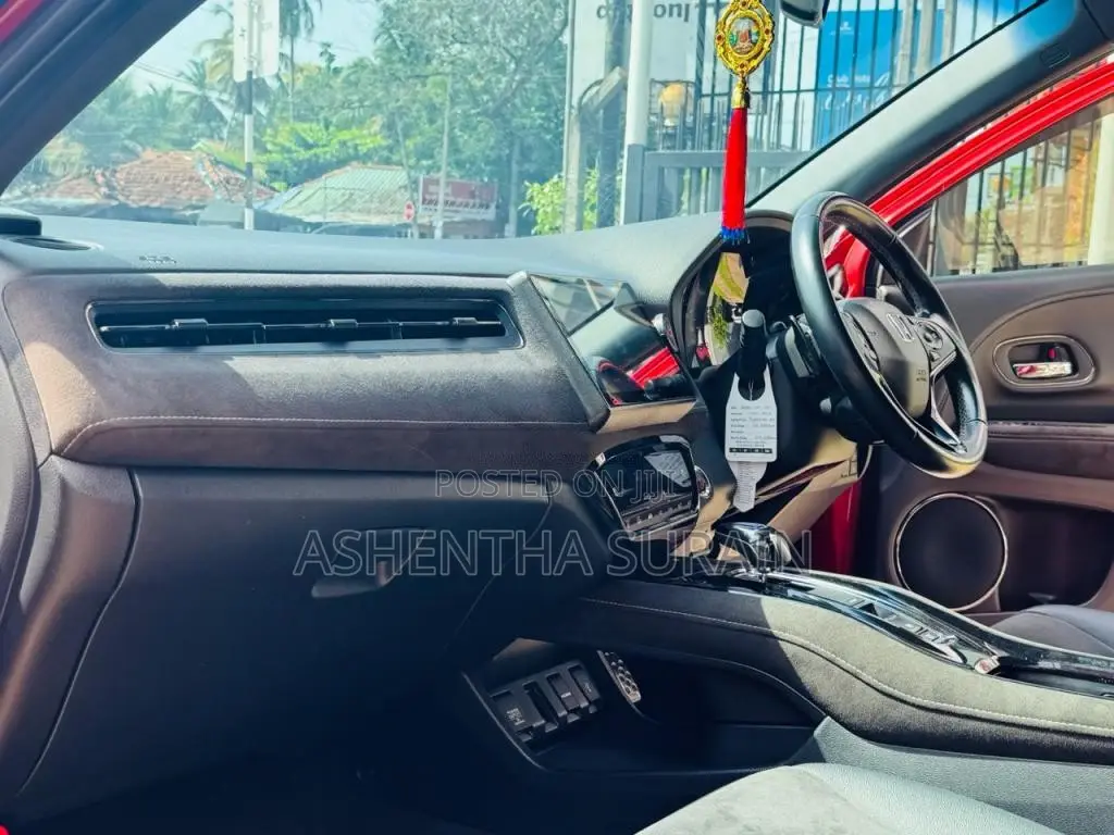 Honda Vezel Rs Sensing 2017 SUV (Used)