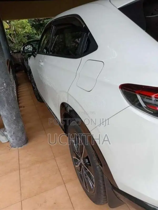 Honda Vezel 2025 SUV (Used)