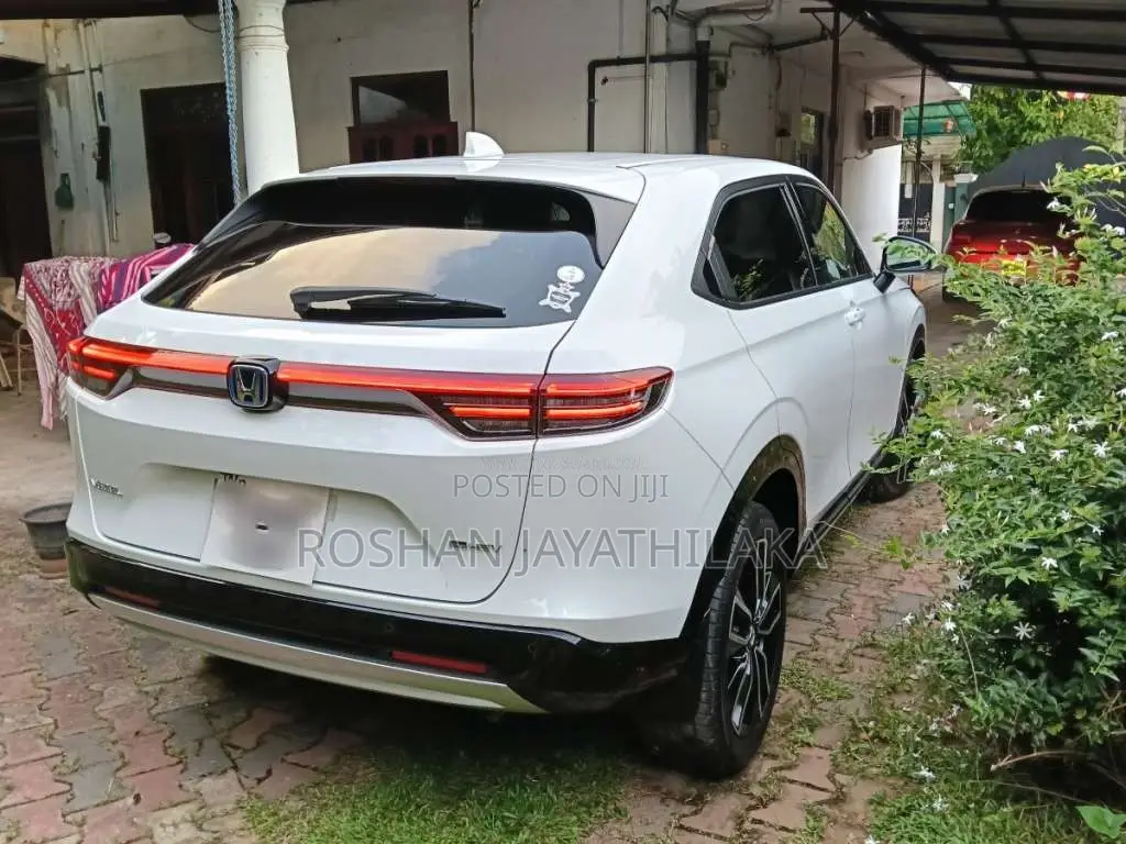 Honda Vezel 2025 SUV (Used)
