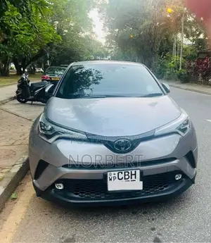 Toyota CHR 2018 SUV (Used)