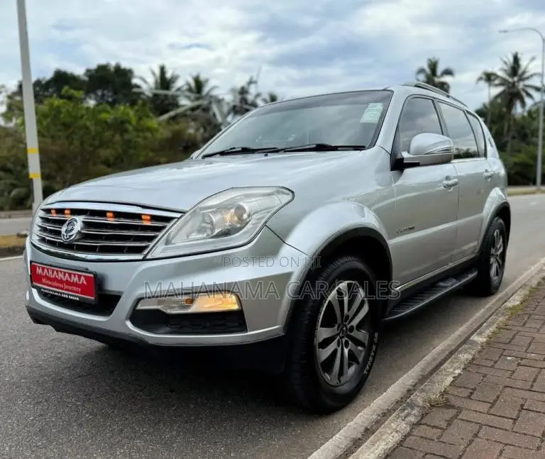 Micro Rexton 2015 SUV (Used)