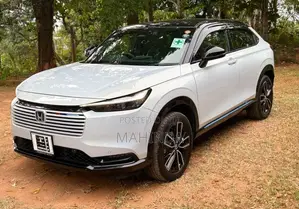 Honda Vezel Z Play Moonroof 2024 SUV (Used)