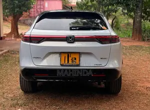 Honda Vezel Z Play Moonroof 2024 SUV (Used)