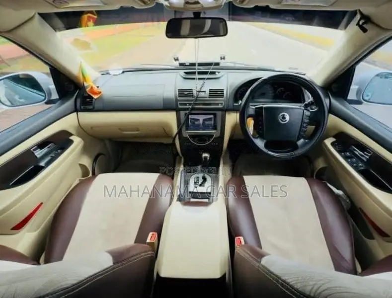 Micro Rexton 2015 SUV (Used)