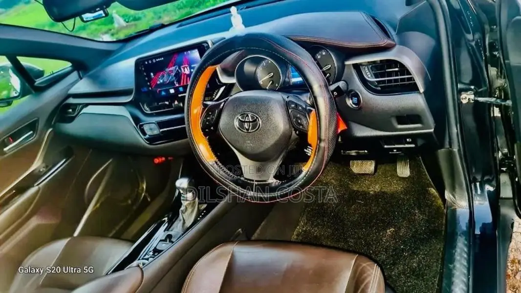 Toyota CHR 2017 SUV (Used)