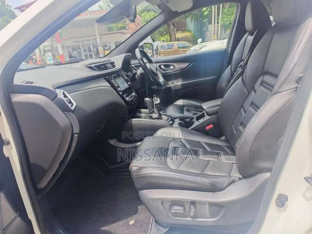 Nissan Qashqai 2018 SUV (Used)