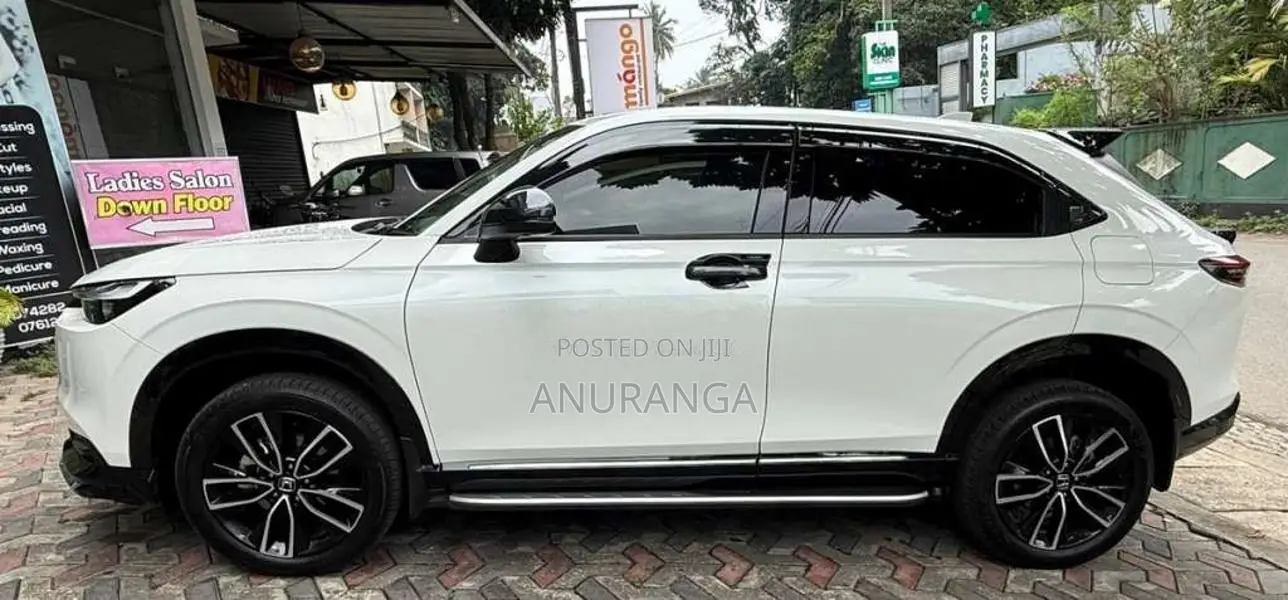 Honda Vezel Z Premium 2025 SUV (Used)