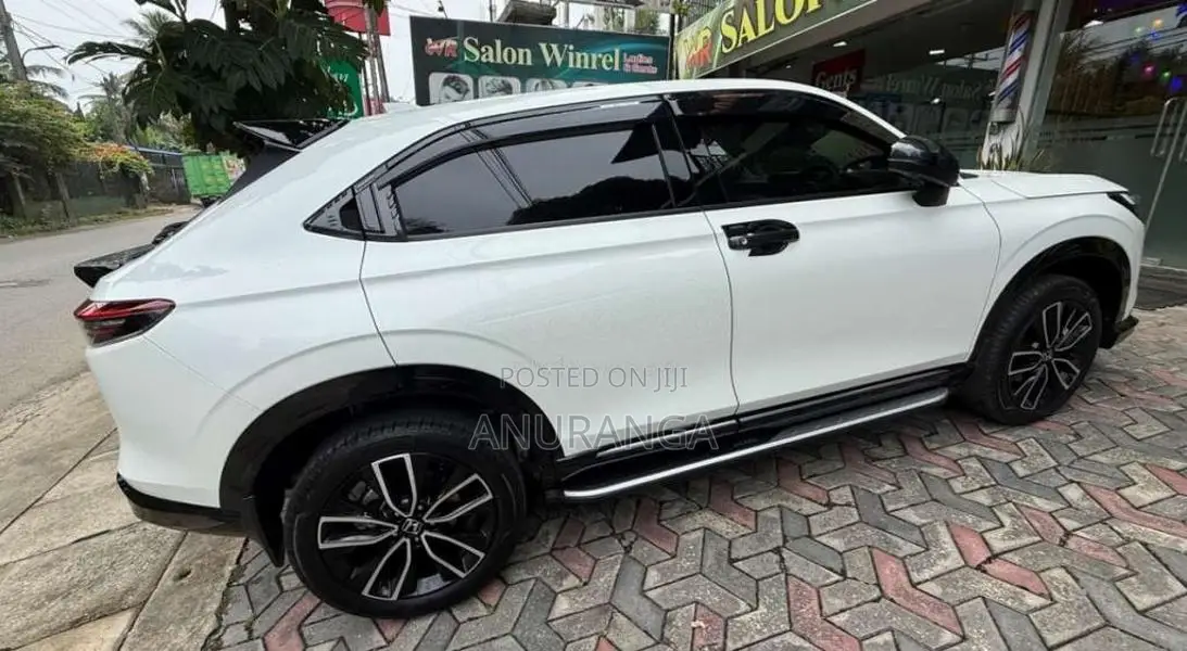 Honda Vezel Z Premium 2025 SUV (Used)