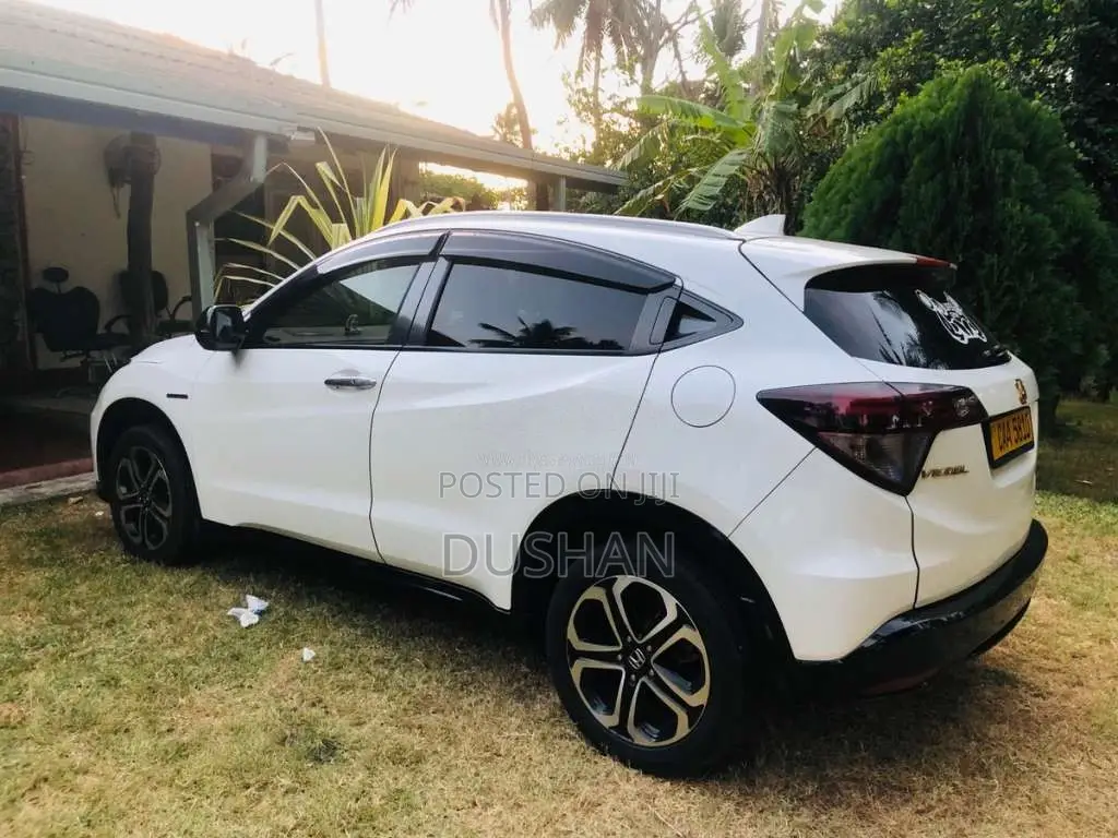 Honda Vezel 2014 SUV (Used)