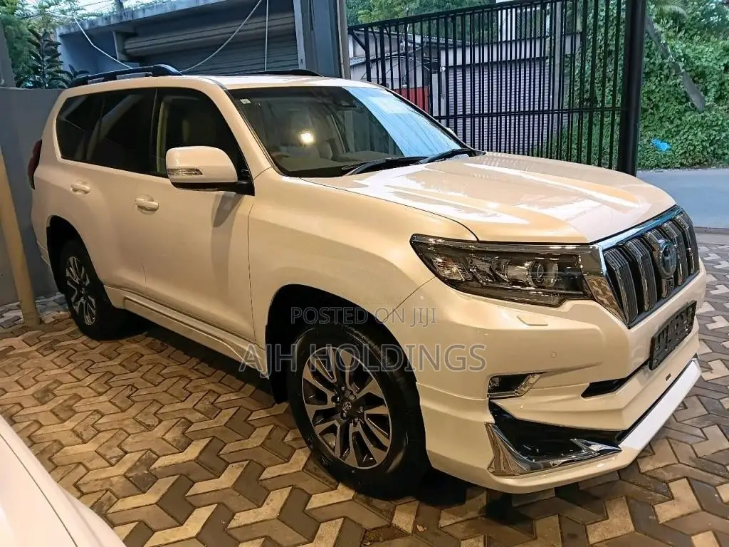 Toyota Land Cruiser Prado TRJ 150 2023 SUV Unregistered (Recondition)