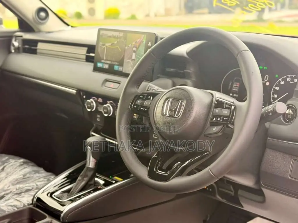 Honda Vezel Z Premium 2025 SUV (Used)