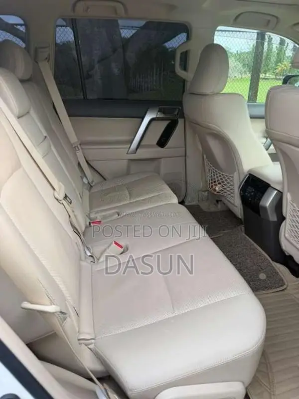 Toyota Land Cruiser 2023 SUV (Used)