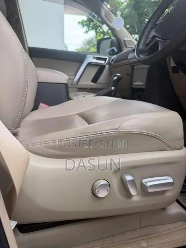 Toyota Land Cruiser 2023 SUV (Used)