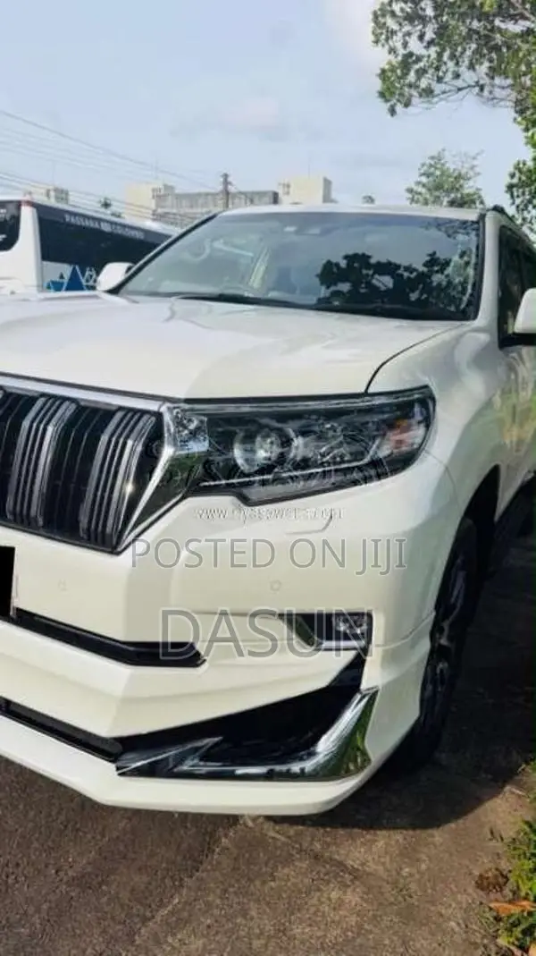 Toyota Land Cruiser 2023 SUV (Used)