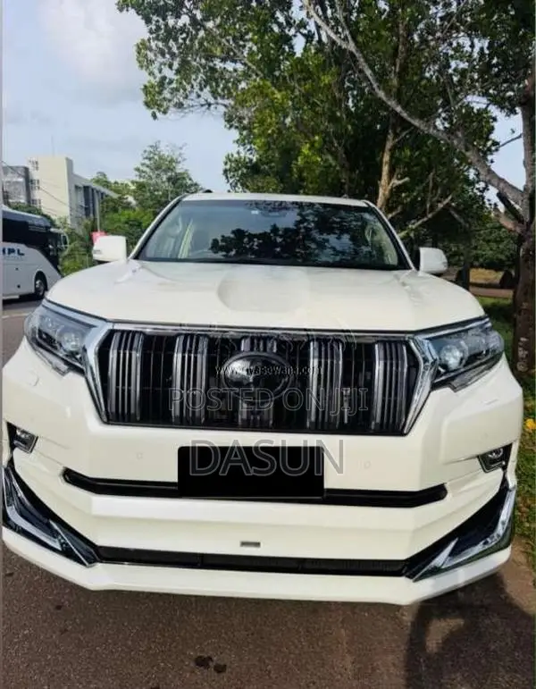 Toyota Land Cruiser 2023 SUV (Used)