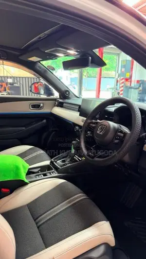 Honda Vezel 2025 SUV (Used)