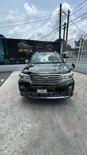 Toyota Land Cruiser 2011 SUV (Used)