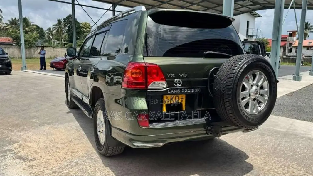 Toyota Land Cruiser 2011 SUV (Used)