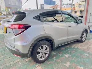 Honda VEZEL 2014 SUV (Used)