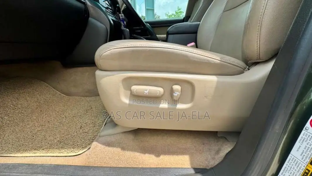 Toyota Land Cruiser 2011 SUV (Used)