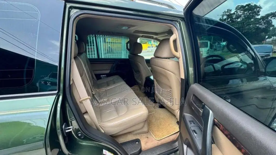 Toyota Land Cruiser 2011 SUV (Used)