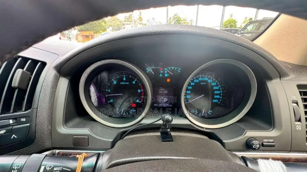 Toyota Land Cruiser 2011 SUV (Used)
