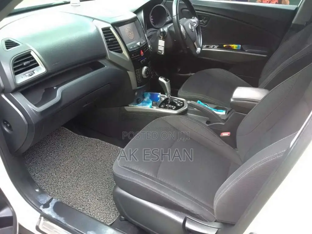 Micro Tivoli 2016 SUV (Used)