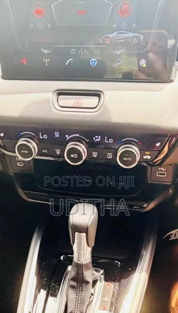 Honda Vezel 2025 SUV (Used)