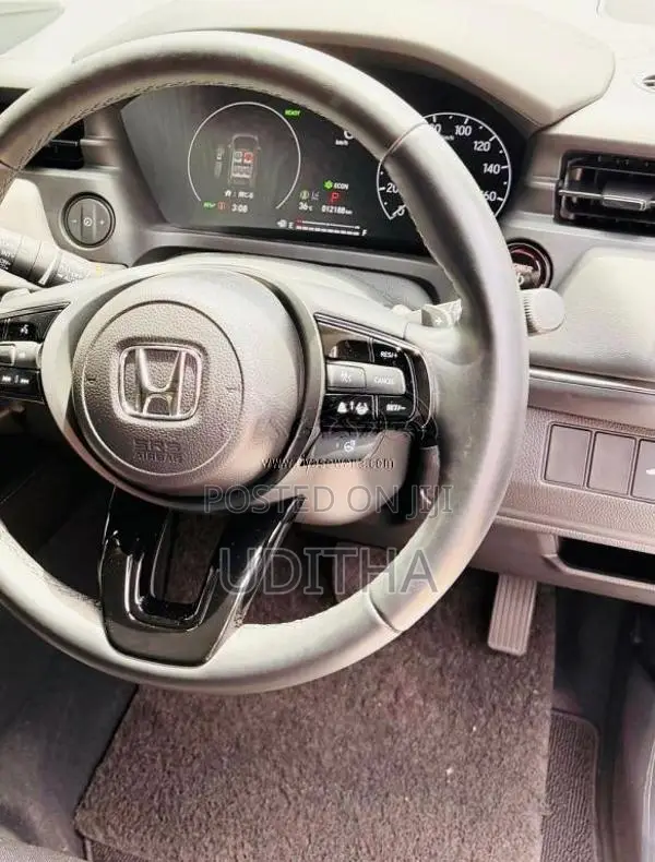 Honda Vezel 2025 SUV (Used)