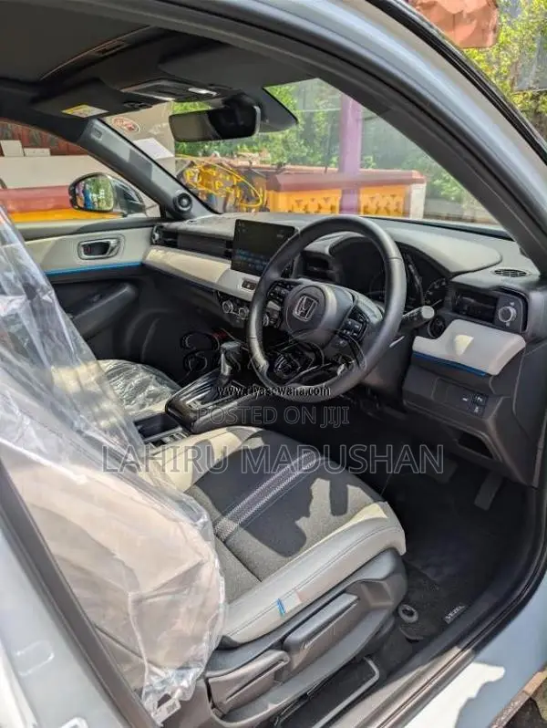 Honda VEZEL 2025 SUV (Used)