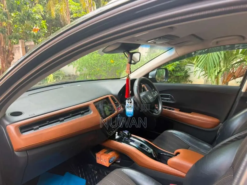 Honda Vezel 2014 SUV (Used)