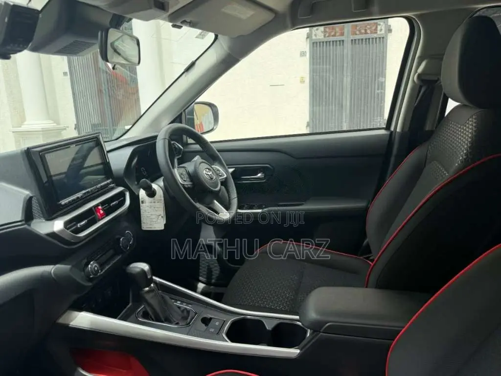Toyota Raize 1 2L Blacktop 2025 SUV Unregistered (Recondition)