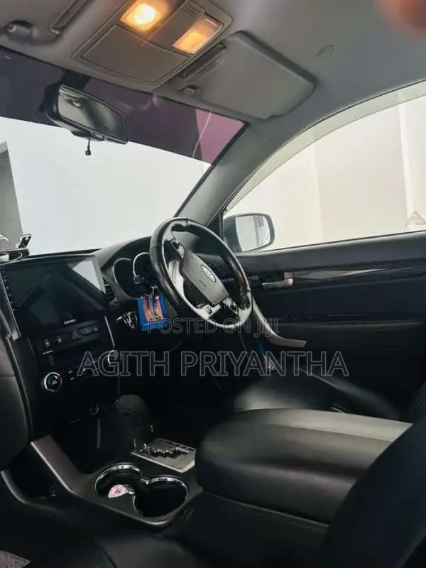 Kia Sorento 2011 SUV (Used)